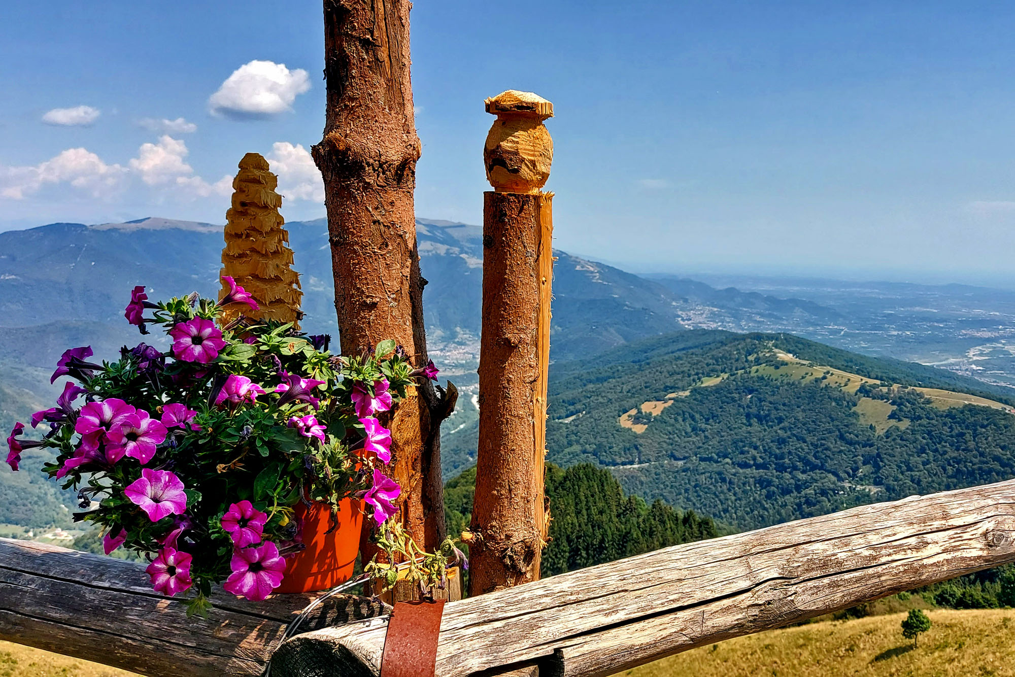 trekking on Mount Grappa and the Treviso Prealps with dinner at Malga Barbeghera (BL)